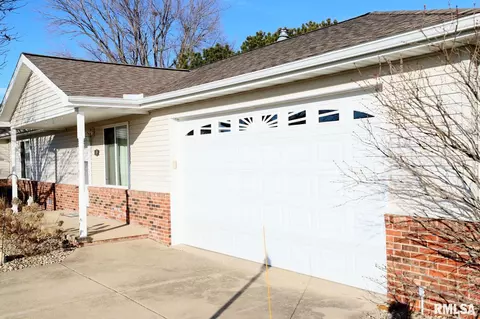 Exterior - 109 Easy St, Washington, IL 61571 photo 6 of 9