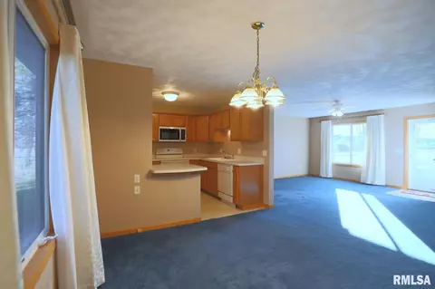 Kitchen - 109 Easy St, Washington, IL 61571 photo 1 of 5