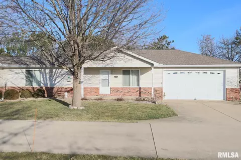 Exterior - 109 Easy St, Washington, IL 61571 photo 2 of 9