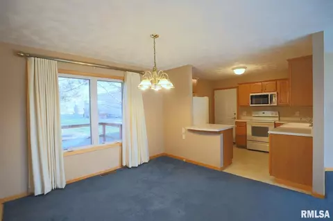 Dining - 109 Easy St, Washington, IL 61571 photo 1 of 1