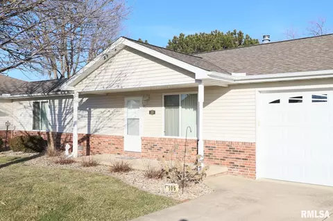 Exterior - 109 Easy St, Washington, IL 61571 photo 7 of 9