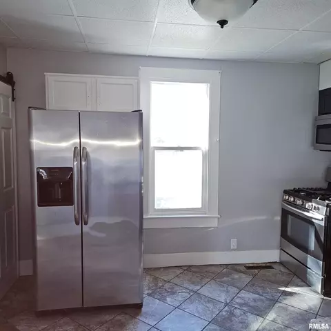 406 E Birch St, Canton, IL 61520 photo 13