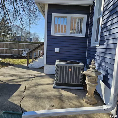 406 E Birch St, Canton, IL 61520 photo 30