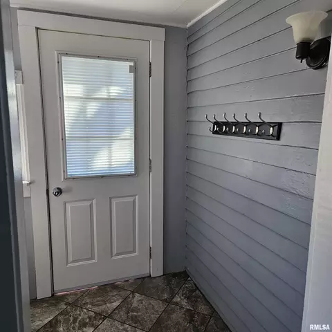 406 E Birch St, Canton, IL 61520 photo 19
