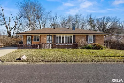 1316 S 18th St, Pekin, IL 61554