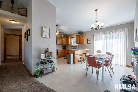 Dining - 9514 W Lake Camelot Dr, Mapleton, IL 61547 photo 1 of 2
