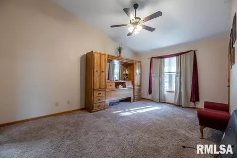 Bedroom - 9514 W Lake Camelot Dr, Mapleton, IL 61547 photo 1 of 6
