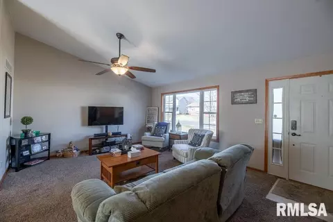 Living - 9514 W Lake Camelot Dr, Mapleton, IL 61547 photo 3 of 5