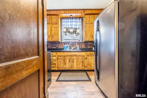 Kitchen - 1210 E Willcox Ave, Peoria, IL 61603 photo 1 of 3