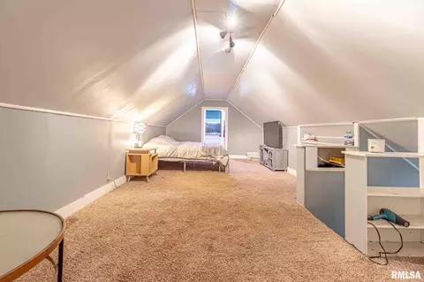 Bedroom - 1210 E Willcox Ave, Peoria, IL 61603 photo 5 of 8