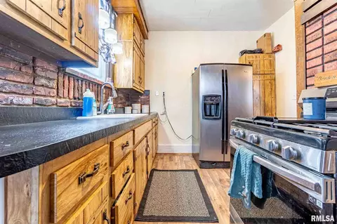 Kitchen - 1210 E Willcox Ave, Peoria, IL 61603 photo 3 of 3