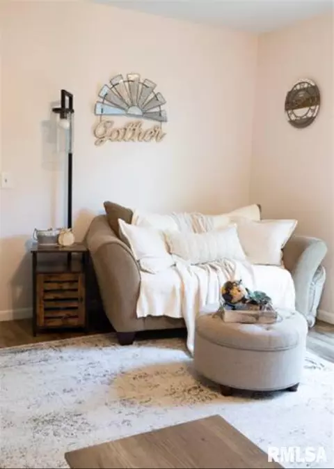 Bedroom - 12965 E 900th St, Macomb, IL 61455 photo 1 of 6