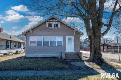 412 W Main St, South Pekin, IL 61564