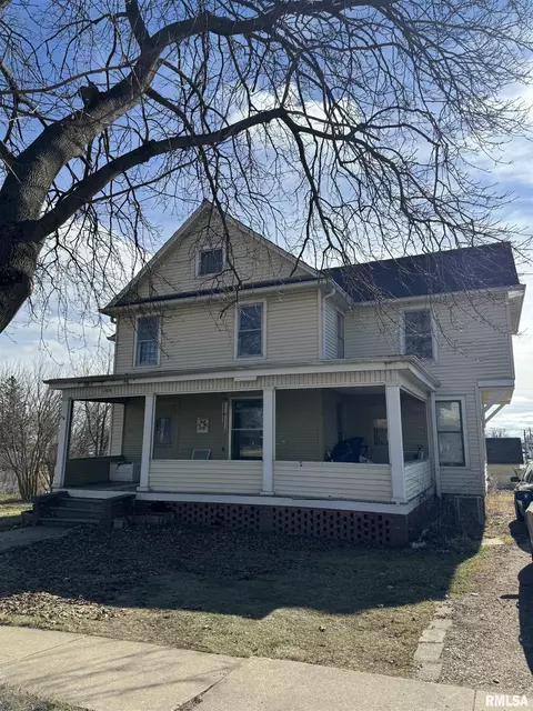 109 E Magnolia St, Washburn, IL 61570