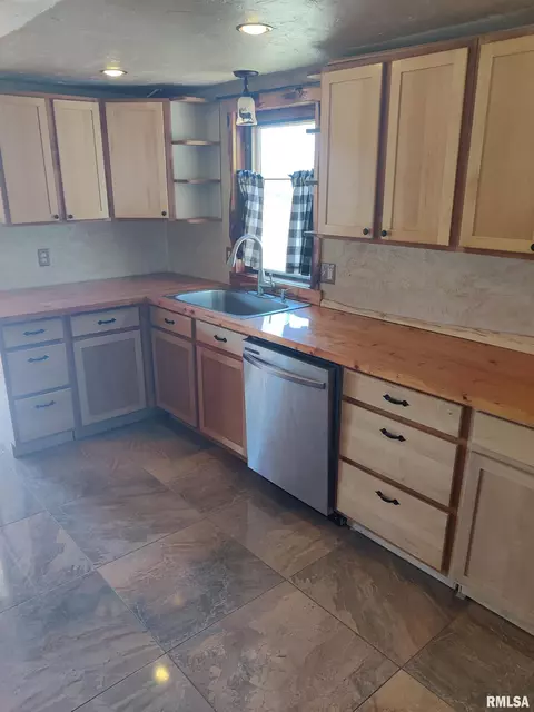 9267 W Lake Camelot Dr, Mapleton, IL 61547 photo 10