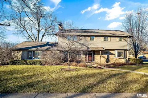 427 W Crestwood Dr, Peoria, IL 61614