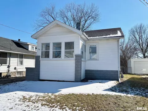 1210 W Hanssler Pl, Peoria, IL 61604