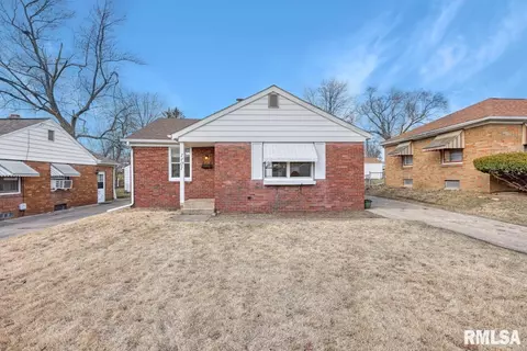 1107 E Paris Ave, Peoria Heights, IL 61616