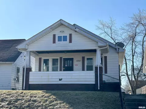 1202 E Virginia Ave, Peoria, IL 61603