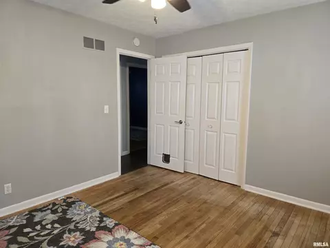 Bedroom - 190 Stonegate Dr, Canton, IL 61520 photo 4 of 8