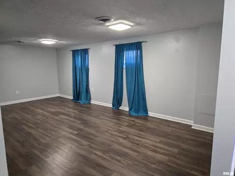 Living - 190 Stonegate Dr, Canton, IL 61520 photo 1 of 1