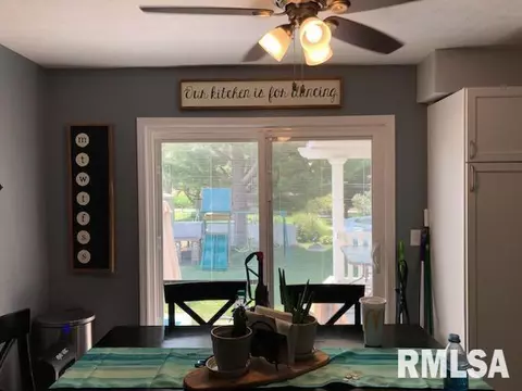 Dining - 190 Stonegate Dr, Canton, IL 61520 photo 1 of 1