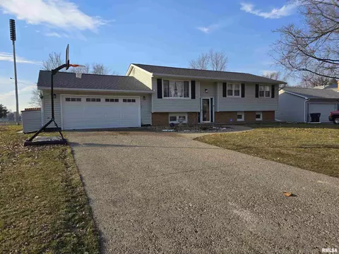 Exterior - 190 Stonegate Dr, Canton, IL 61520 photo 16 of 16