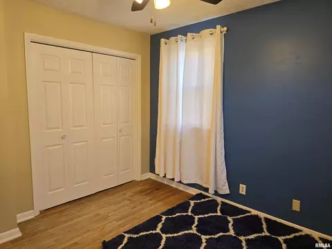 Bedroom - 190 Stonegate Dr, Canton, IL 61520 photo 6 of 8