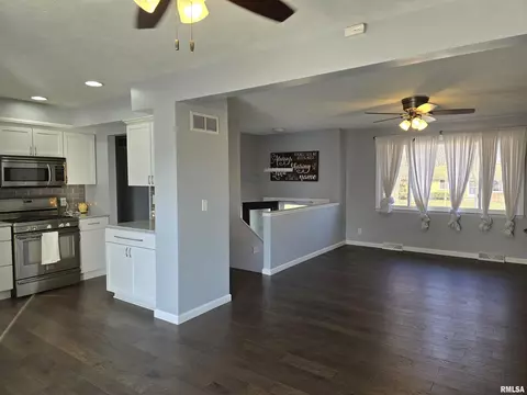 Other - 190 Stonegate Dr, Canton, IL 61520 photo 3 of 22