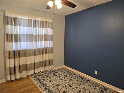 Bedroom - 190 Stonegate Dr, Canton, IL 61520 photo 5 of 8