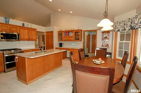 3736 W Eagle Dr, Dunlap, IL 61525 photo 6