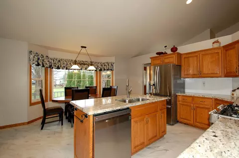 3736 W Eagle Dr, Dunlap, IL 61525 photo 8