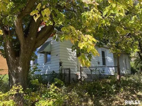 2007 W Humboldt St, Peoria, IL 61605