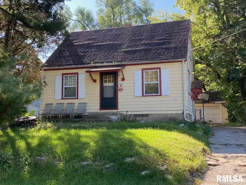 2706 W Humboldt St, Peoria, IL 61605