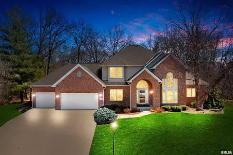 6706 N Fieldstone Ct, Peoria, IL 61615