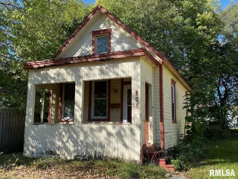 805 S Shelley St, Peoria, IL 61605