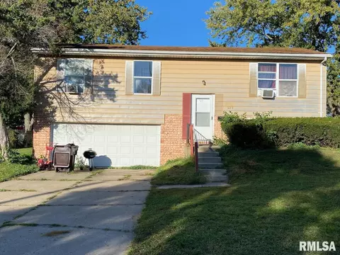 123 S Merriman Ct, Peoria, IL 61605