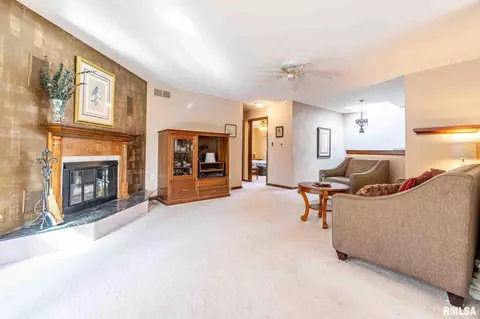 Living - 8700 N Willow Dr, Edwards, IL 61528 photo 2 of 8