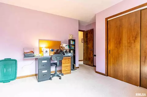 Bedroom - 8700 N Willow Dr, Edwards, IL 61528 photo 5 of 8