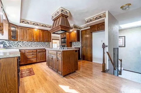 Kitchen - 8700 N Willow Dr, Edwards, IL 61528 photo 2 of 6