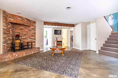 Living - 8700 N Willow Dr, Edwards, IL 61528 photo 7 of 8