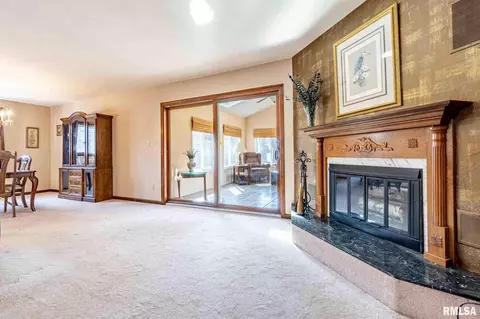Living - 8700 N Willow Dr, Edwards, IL 61528 photo 4 of 8