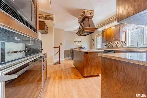 Kitchen - 8700 N Willow Dr, Edwards, IL 61528 photo 1 of 6