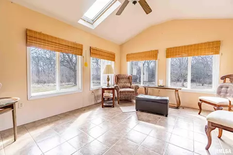 Living - 8700 N Willow Dr, Edwards, IL 61528 photo 6 of 8