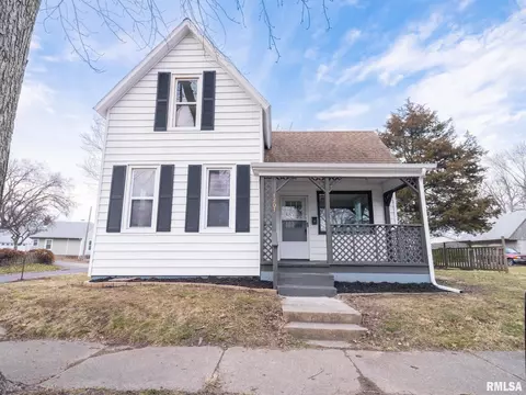 1201 Royal Ave, Pekin, IL 61554