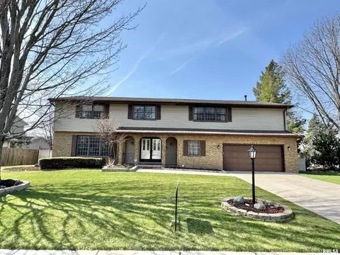 5511 N Fairmont Dr, Peoria, IL 61614