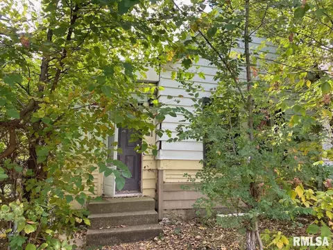 2112 W Lincoln Ave, Peoria, IL 61605
