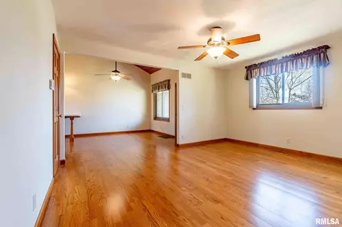 9351 W Darlington Dr, Mapleton, IL 61547 photo 6