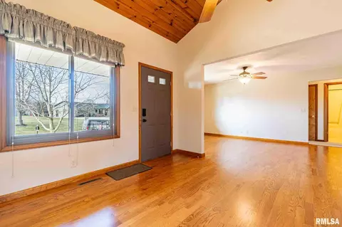 9351 W Darlington Dr, Mapleton, IL 61547 photo 8