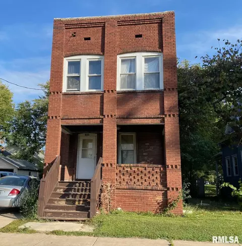 805 E Republic St, Peoria, IL 61603